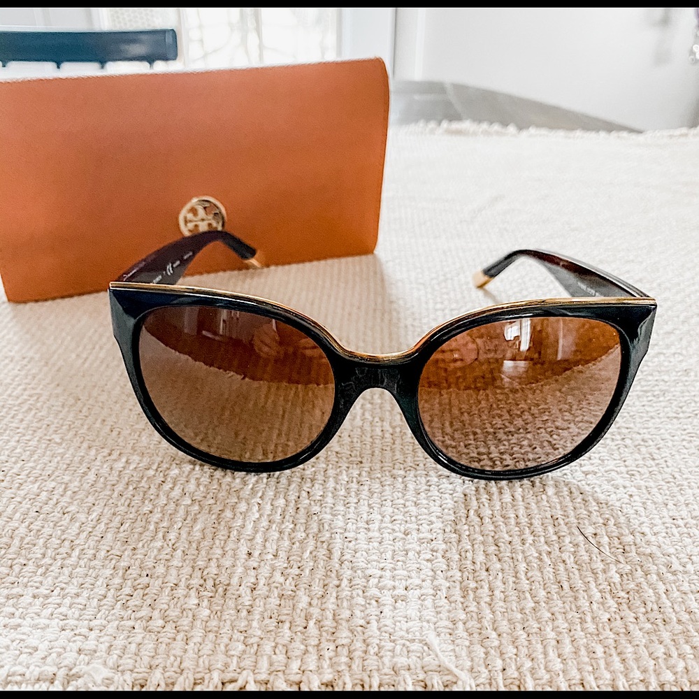 Authentic Tory Burch polarized sunglasses